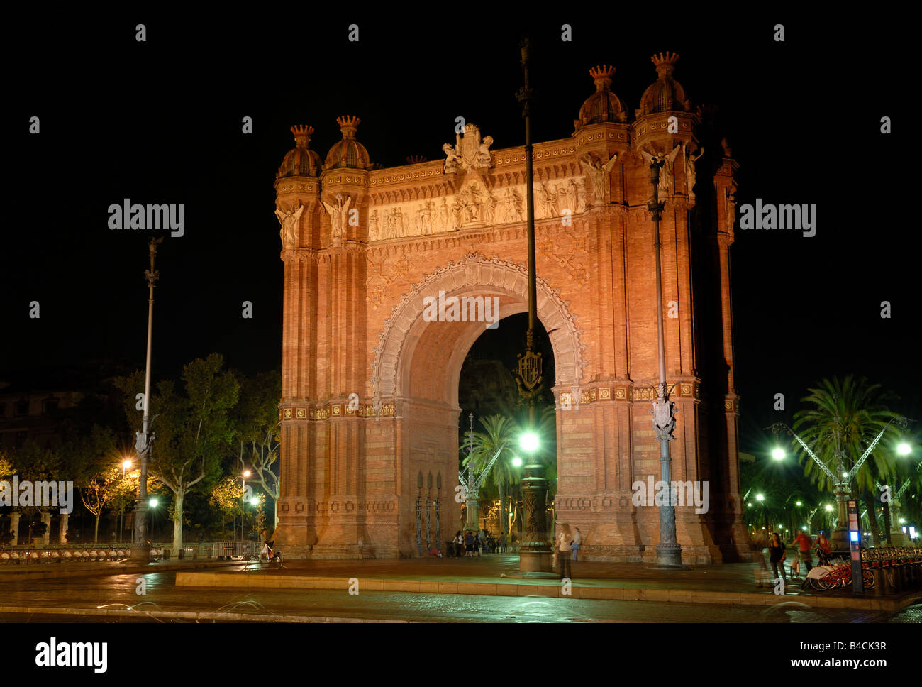 Arco di Trionfo (Arc de Triomf) di notte, Barcellona, Spagna Foto Stock