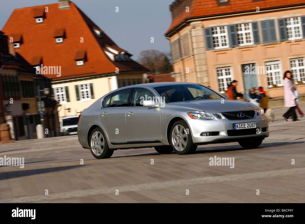 Lexus GS 300, modello anno 2006-, argento, guida, diagonale dalla parte anteriore, vista frontale e vista laterale, Città Foto Stock