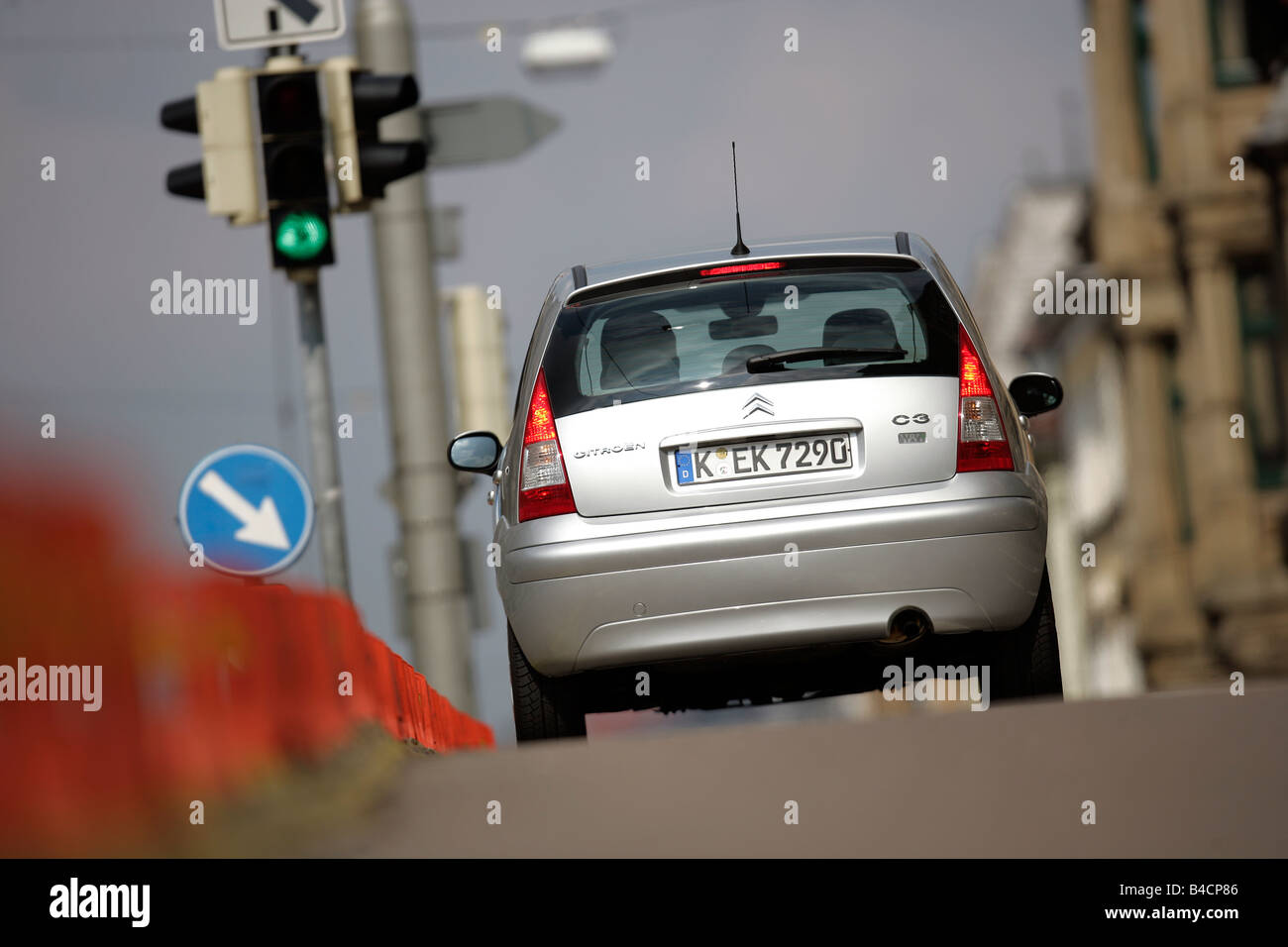 Citroen C3 1.4 16V Senso Drive Stop & Start, il modello anno 2006-, argento, in piedi, difesa, diagonale dal retro, vista posteriore, C Foto Stock