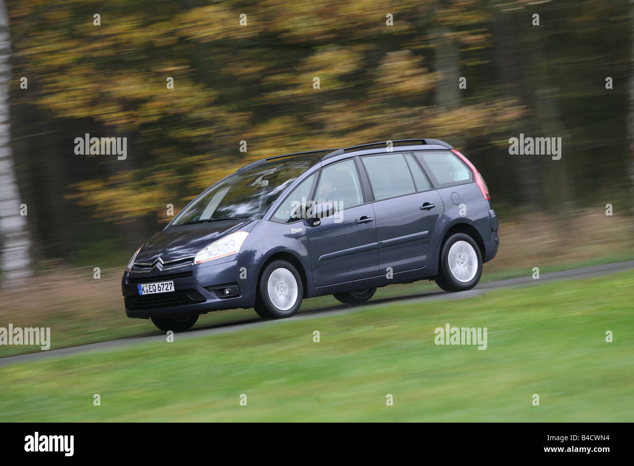 Citroen C4 Piapprox.in modo 1.8i 16V Tendance, antracite, modello anno 2006-, guida, diagonale dalla parte anteriore, vista frontale, paese Foto Stock