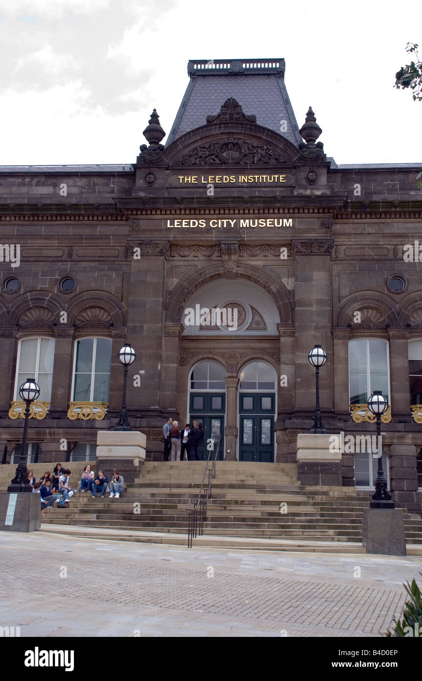 Il nuovo Leeds City Museum, alloggiati in Leeds meccanico Istituto dell'edificio. Foto Stock