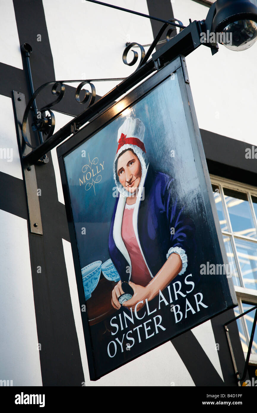 Agosto 2008 - Sinclairs Oyster Bar segno a Exchange square Manchester Inghilterra England Regno Unito Foto Stock