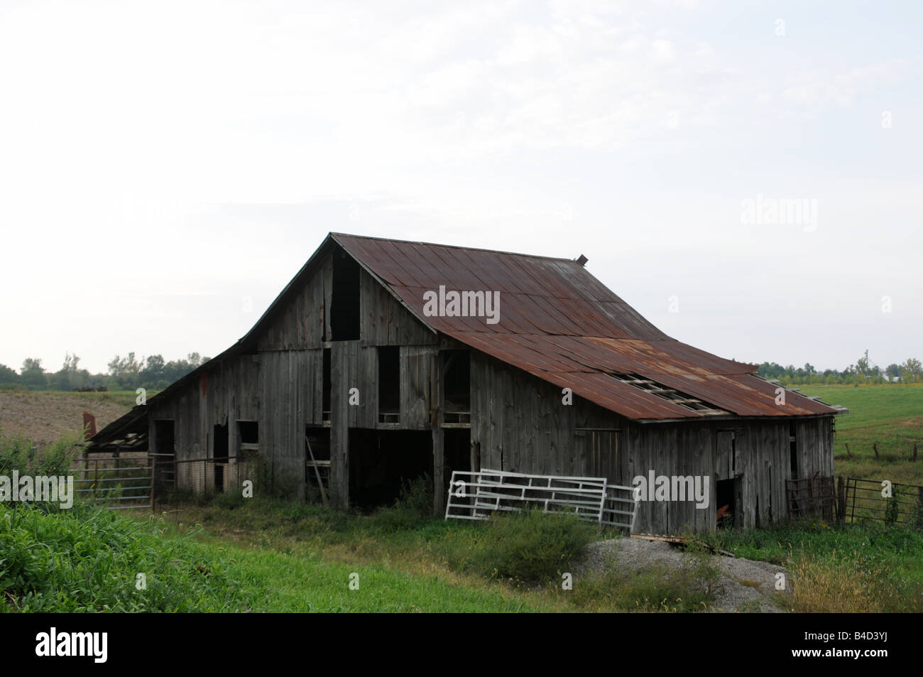 Vecchia Fattoria Barn nelle zone rurali illinois Foto Stock