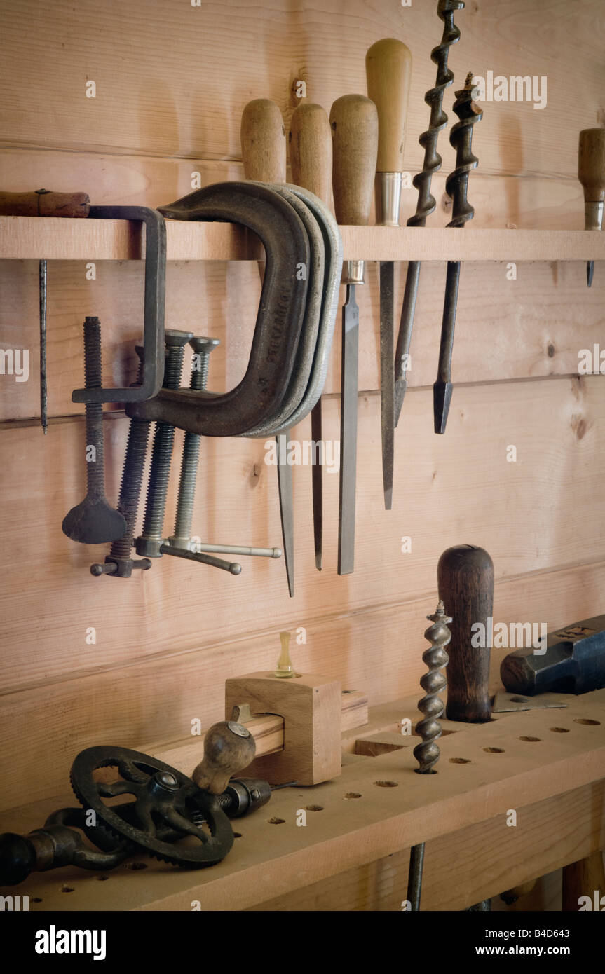 Fort Edmonton, Alberta, Canada, antichi strumenti per la lavorazione del legno Foto Stock