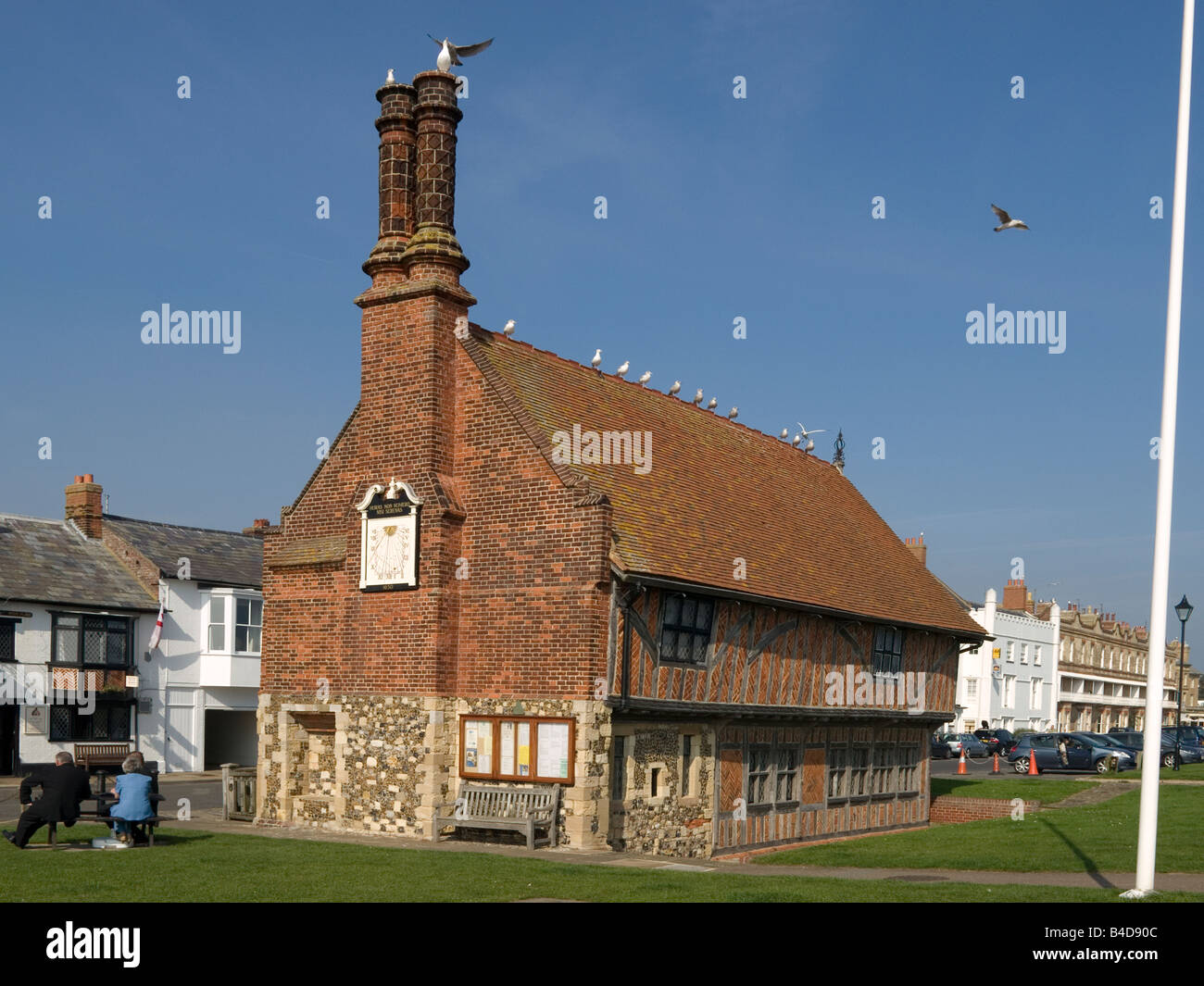 Discutibile Hall costruito nel 1650 è il Municipio e Museum di Aldeburgh Suffolk REGNO UNITO Foto Stock