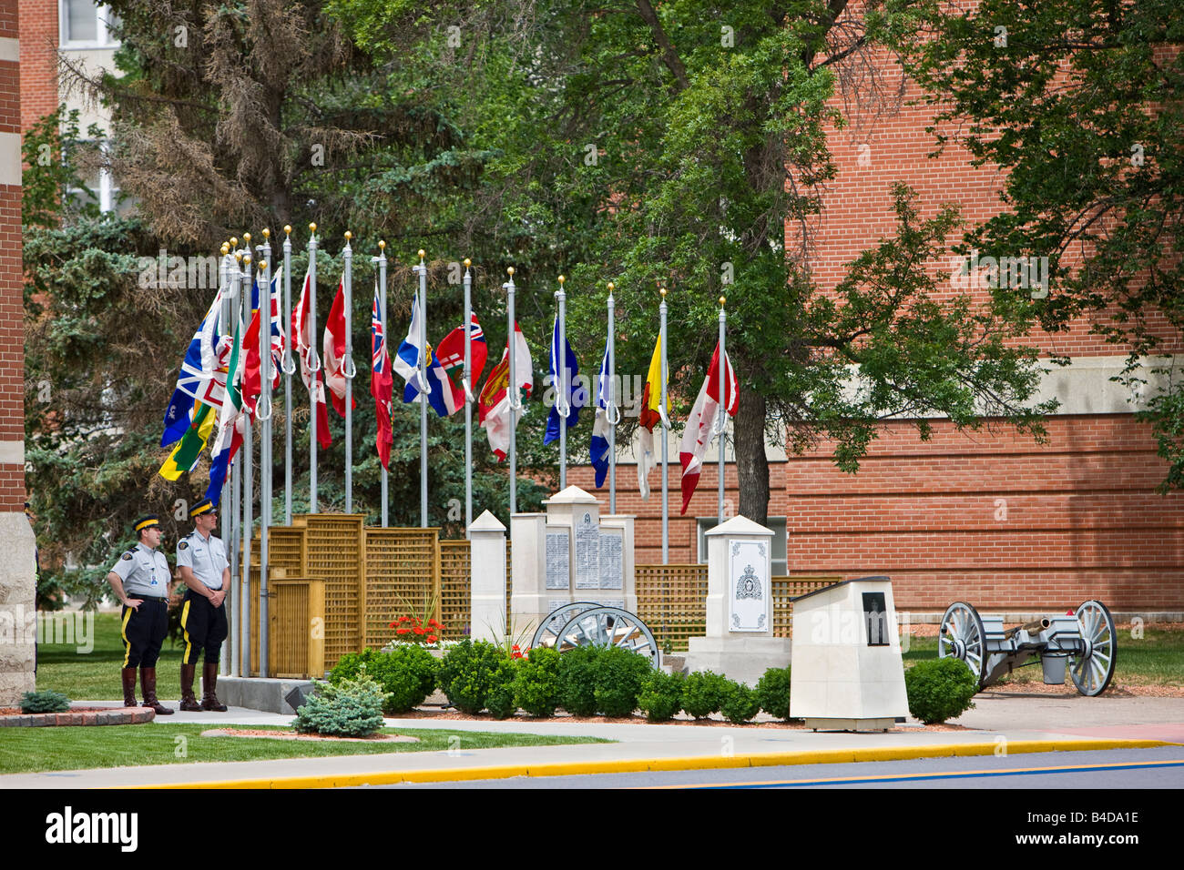 Monumento in memoria e onore ruolo presso la Accademia RCMP, città di Regina, Saskatchewan, Canada. Foto Stock