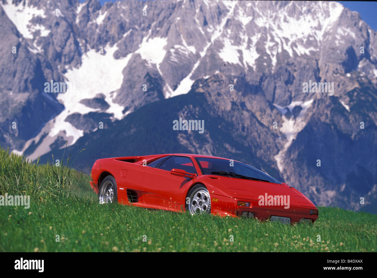 Auto Lamborghini Diablo VT, coupe/ Coupe, roadster, rosso, anno modello 1995, stando in piedi, difesa, diagonale dalla parte anteriore, Frontale Foto Stock