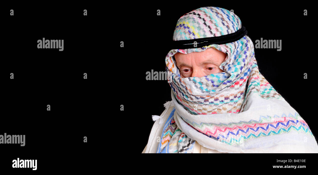 Ritratto di un sambuco arabo isolato su nero Foto Stock