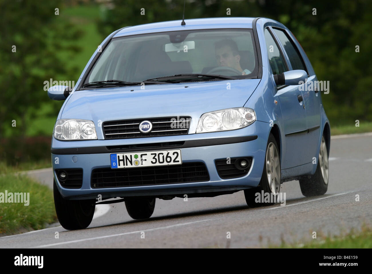Auto, Fiat Punto 1.3 JTD, piccolo circa, Limousine, modello anno 2003-,  argento, guida, diagonale dalla parte anteriore, vista frontale, cou Foto  stock - Alamy