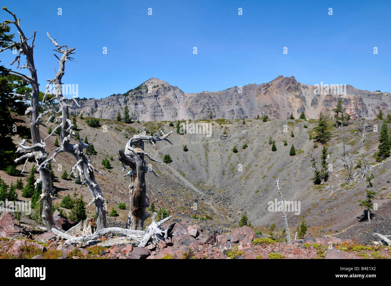 La Strega's cauldron, un piccolo cratere sulla sommità del Wizard Island. Il Parco nazionale di Crater Lake, Oregon, Stati Uniti d'America. Foto Stock