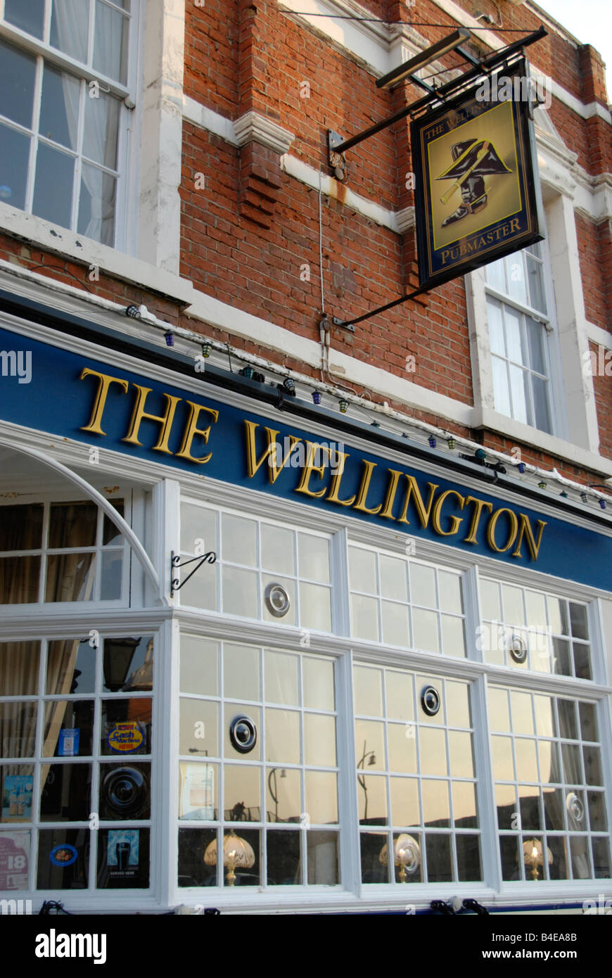 Il Wellington pub Portsmouth Hampshire Inghilterra Foto Stock