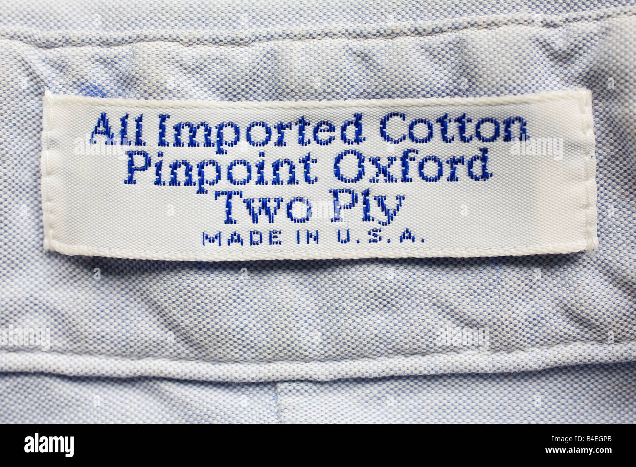 Il Made in USA etichetta su un uomo vestito di cotone Camicia Foto Stock