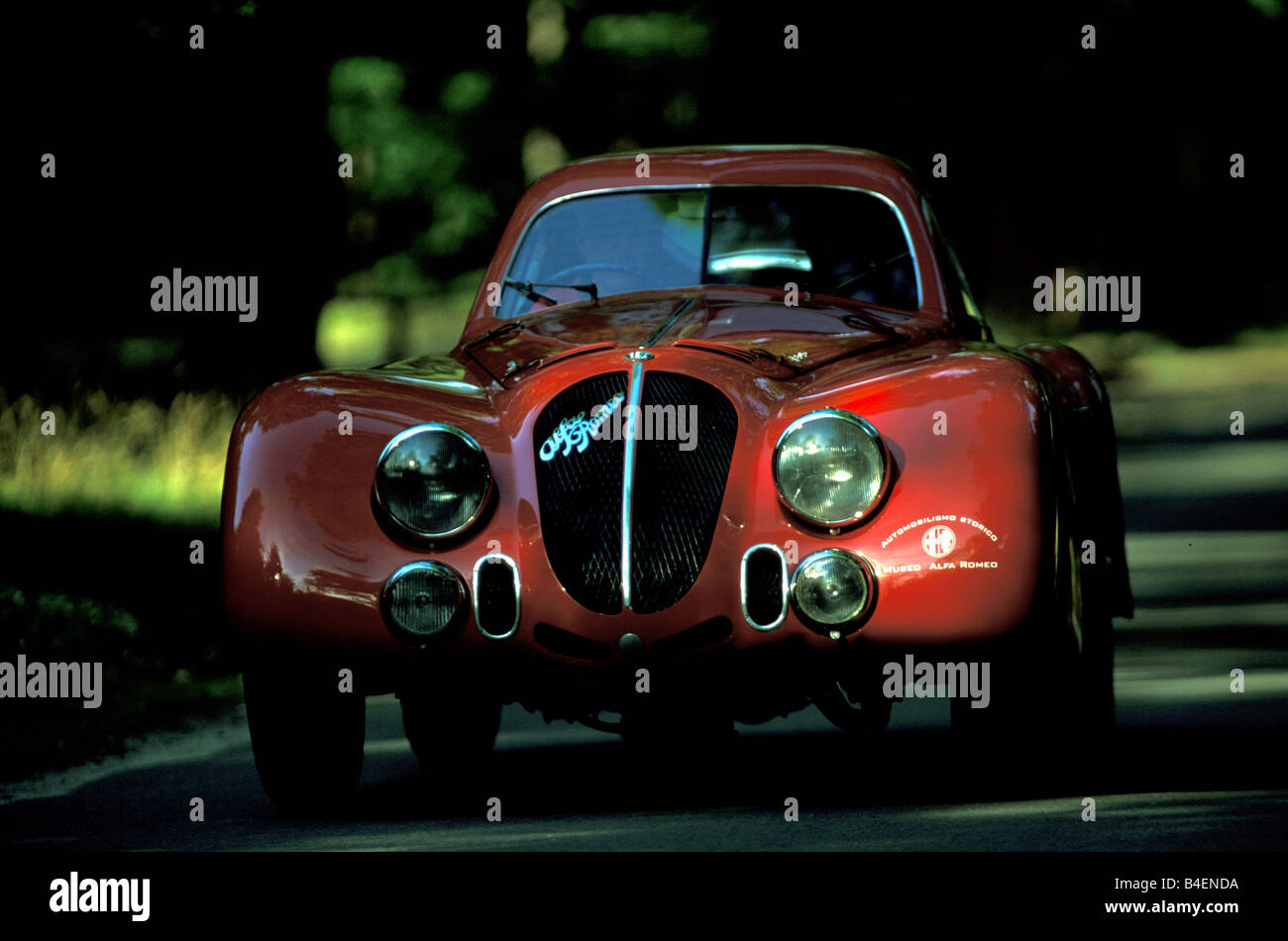 Auto, Alfa Romeo 8C 2900 B Touring Le Mans, auto d'epoca, modello anno 1938, trenta anni trenta, rosso, in piedi, diagonale anteriore, parte anteriore v Foto Stock