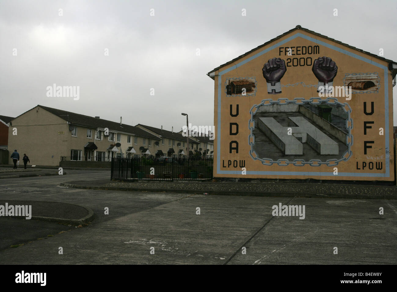 Murale lealisti commemora la chiusura della prigione di HM labirinto a Belfast, Irlanda del Nord, Regno Unito. Foto Stock