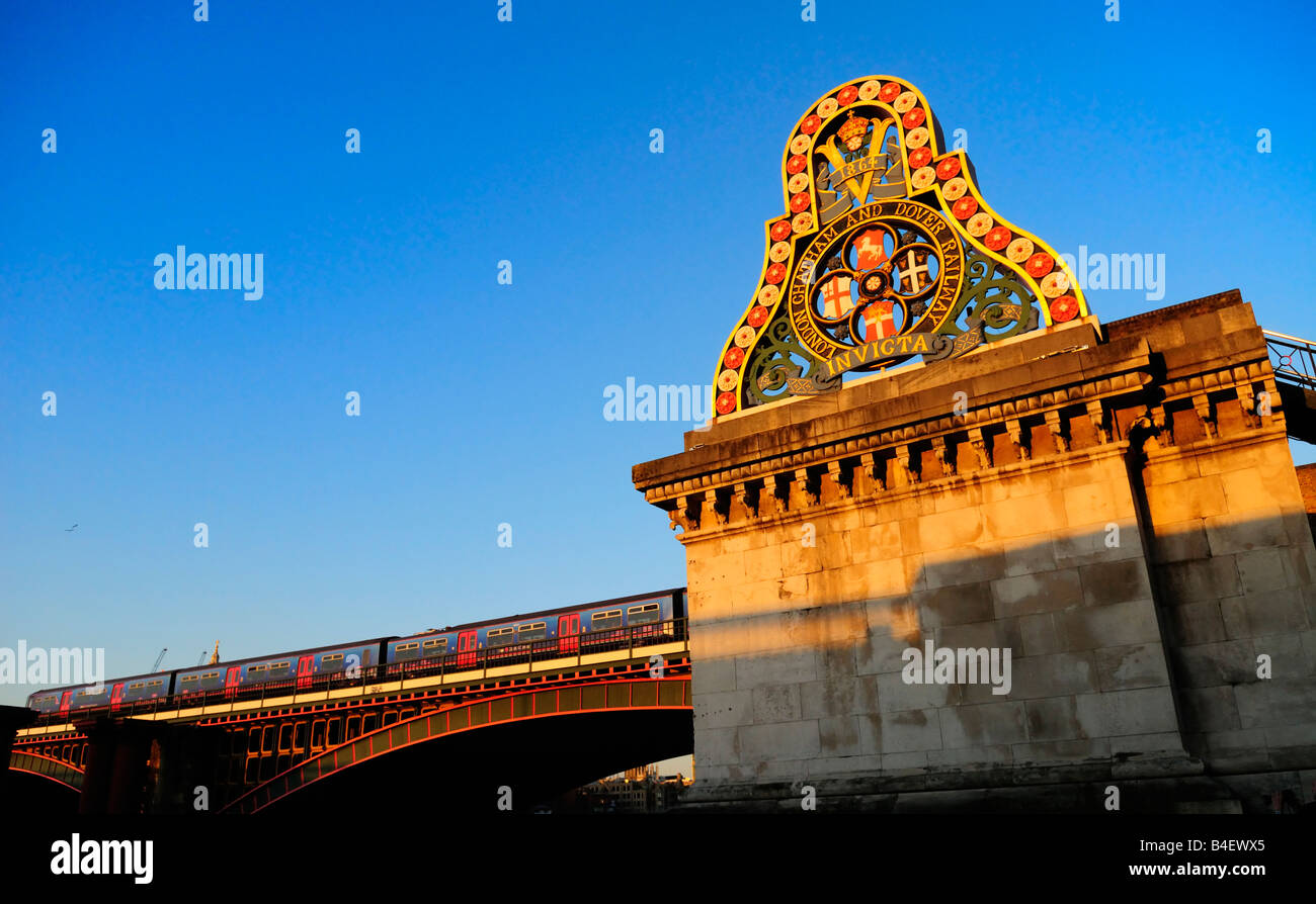 Blackfriars Bridge Londra Inghilterra La Gran Bretagna Foto Stock