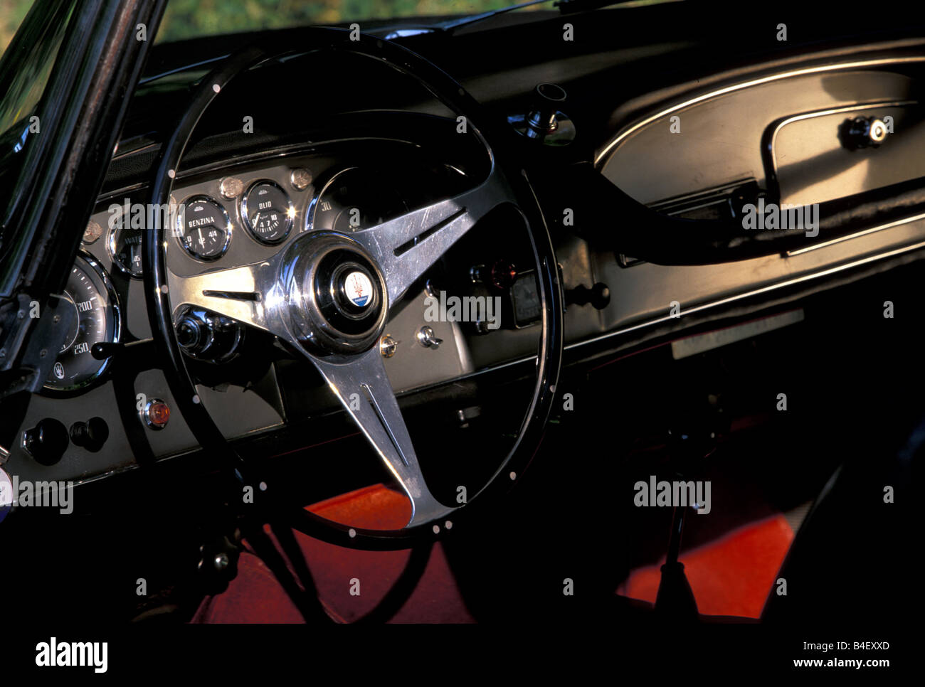 Auto Maserati GT 3500, anno modello 1960, Coupé, Coupe, argento, grigio scuro, auto d'epoca, anni sessanta anni sessanta, interno, pozzetto, Techni Foto Stock