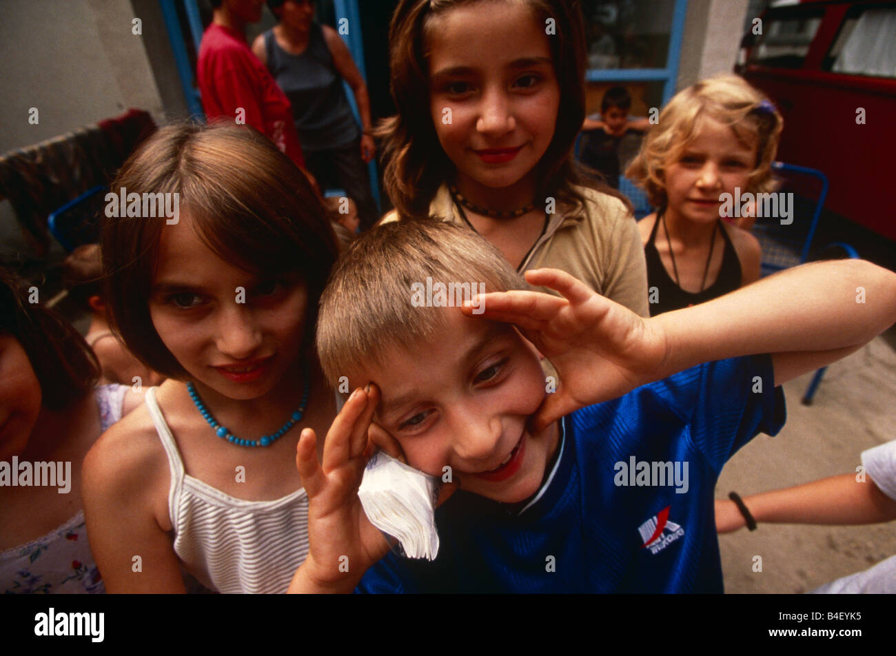 Il serbo gli sfollati provenienti dal Kosovo e in Serbia, a Belgrado. Foto Stock