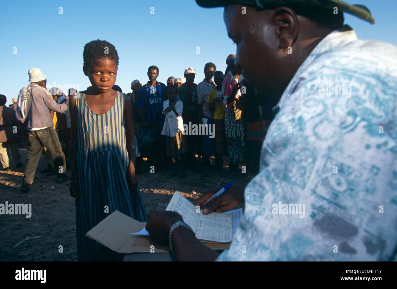 Un campo per sfollati in Angola. Foto Stock