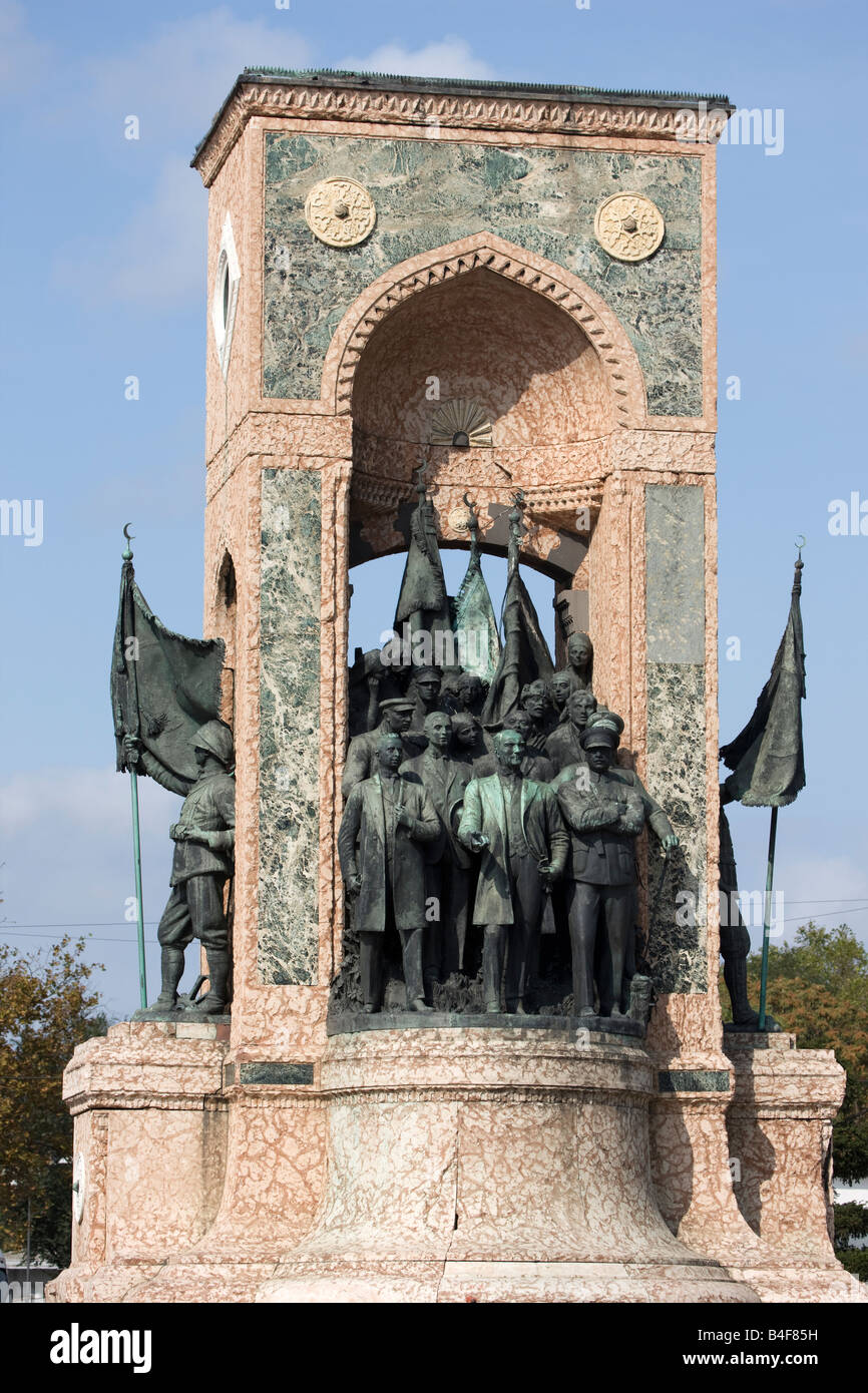 Repubblica monumento Piazza Taksim Istanbul Turchia Foto Stock