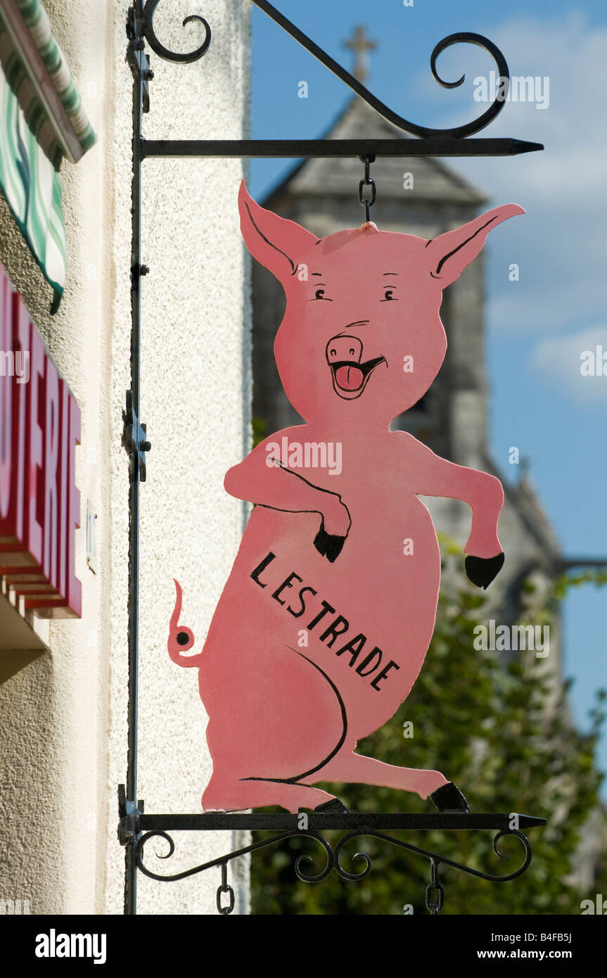 Porky Pig segno per salumi (macellaio) shop, Bélabre, Indre, Francia. Foto Stock