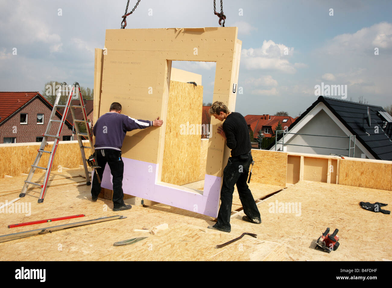 DEU Germania Recklinghausen sito in costruzione di una casa in legno Foto Stock