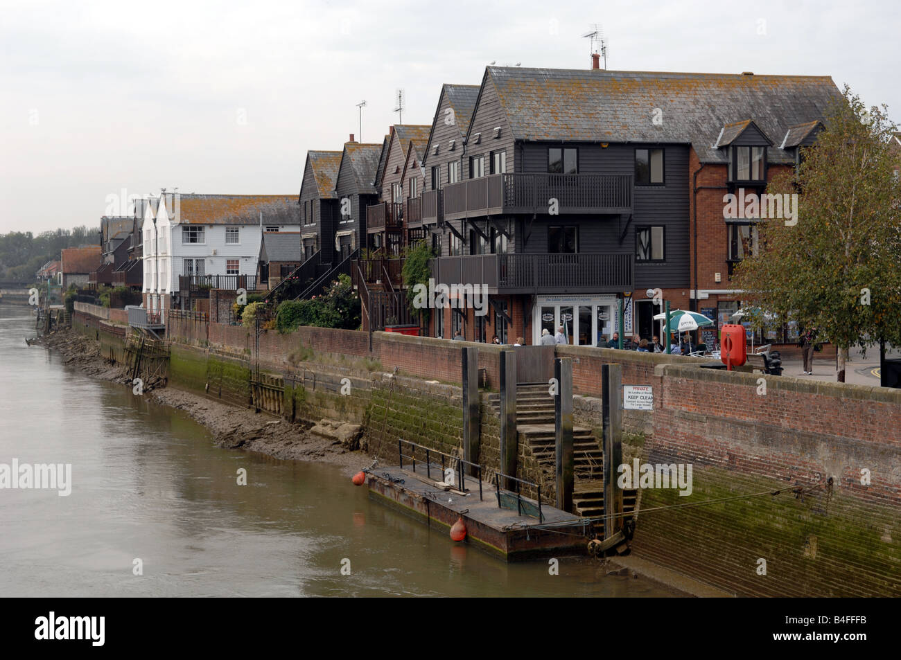 Riverside proprietà sul fiume Arun a Arundel West Sussex REGNO UNITO Foto Stock