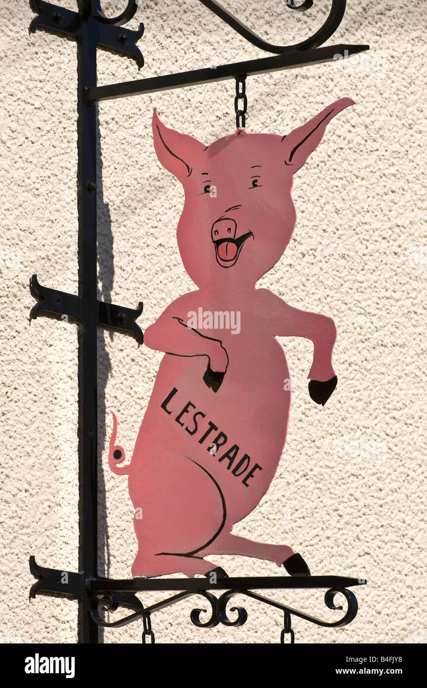 Porky Pig segno per salumi (macellaio) shop, Bélabre, Indre, Francia. Foto Stock