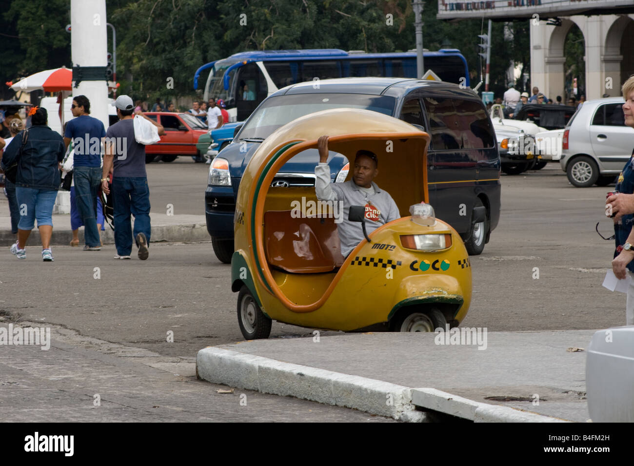 Coco taxi a l'Avana, Cuba Foto Stock