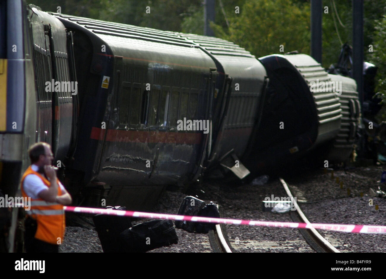 È deragliato GNER Leeds Express appena fuori la Hatfield stazione il treno si è schiantato dopo uno dei usurati rotaie non riuscita Ottobre 2000 Foto Stock