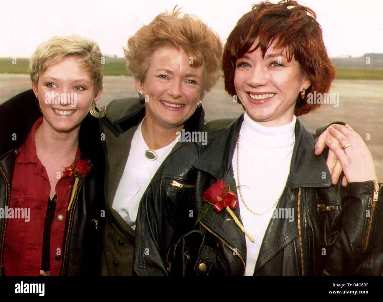 Glenys Kinnock l'ex moglie del leader laburista Neil Kinnock con stelle della TV Emmerdale soap a Leeds Foto Stock