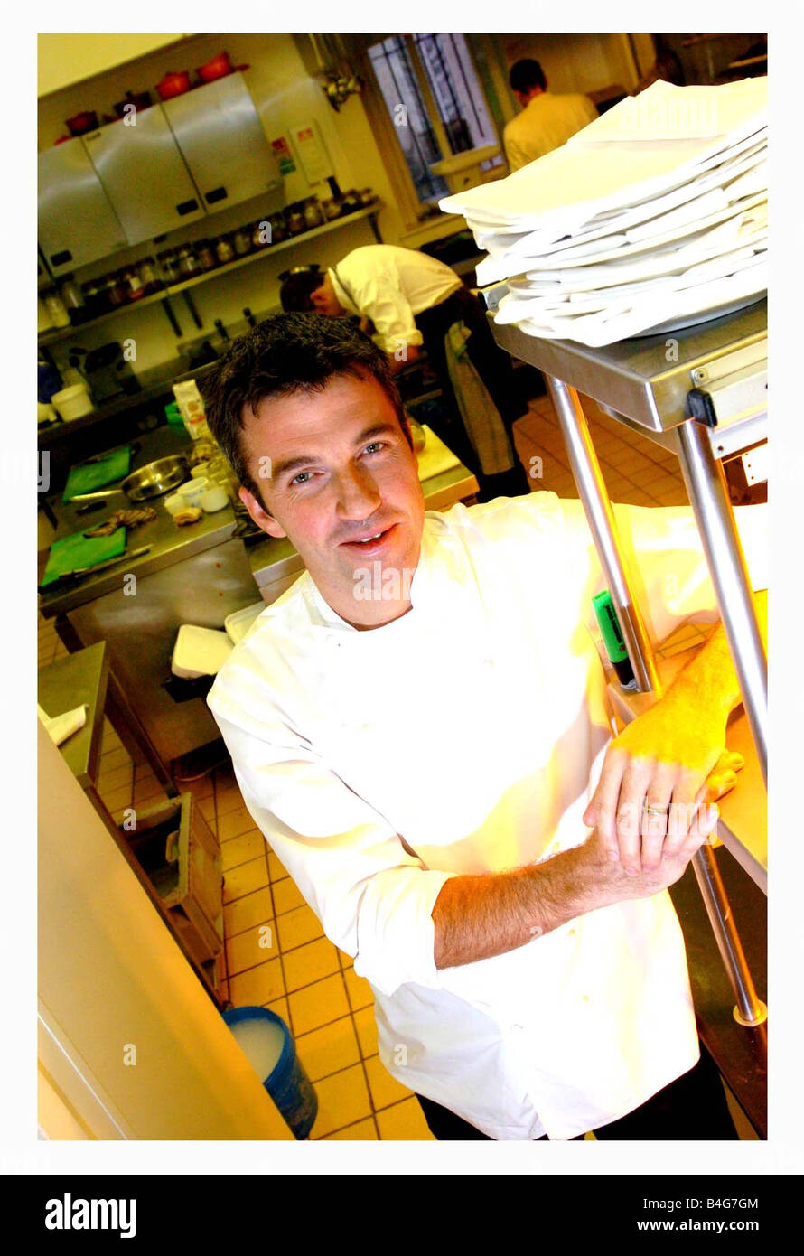 Martin Wishart cibo scozzese di borse di studio 2005 Martin Wishart chef del proprio business self nominato ristorante Martin Wishart 56 riva Edinburgh visto qui in cucina Foto Stock