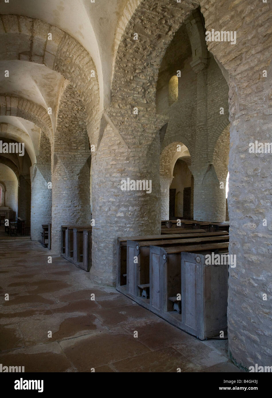 Chapaize bei Tournus, Dorfkirche Saint Martin, Nördliches Seitenschiff, Blick nach Südosten, 12. Jahrhundert Foto Stock