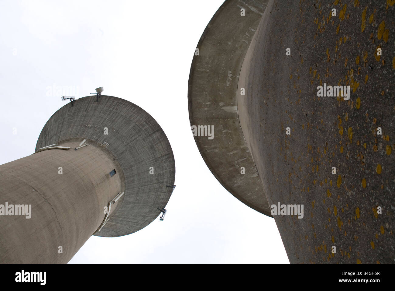 Bresse, 2 verschiedene Wassertürme schräg von unten, Foto Stock