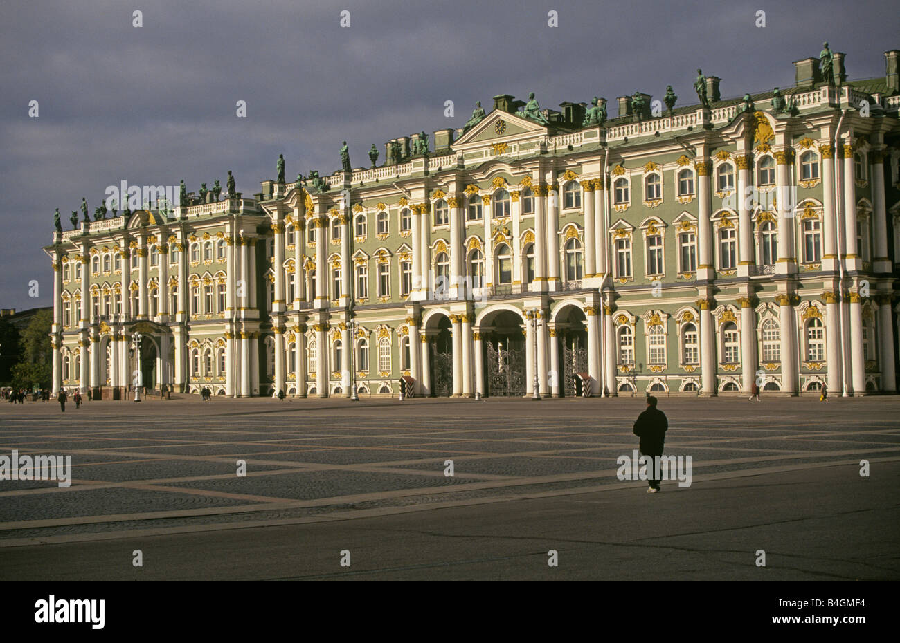 Una vista dell'Eremo Art Museum una volta il Palazzo d'inverno la residenza degli Zar russo di San Pietroburgo, Russia. Foto Stock