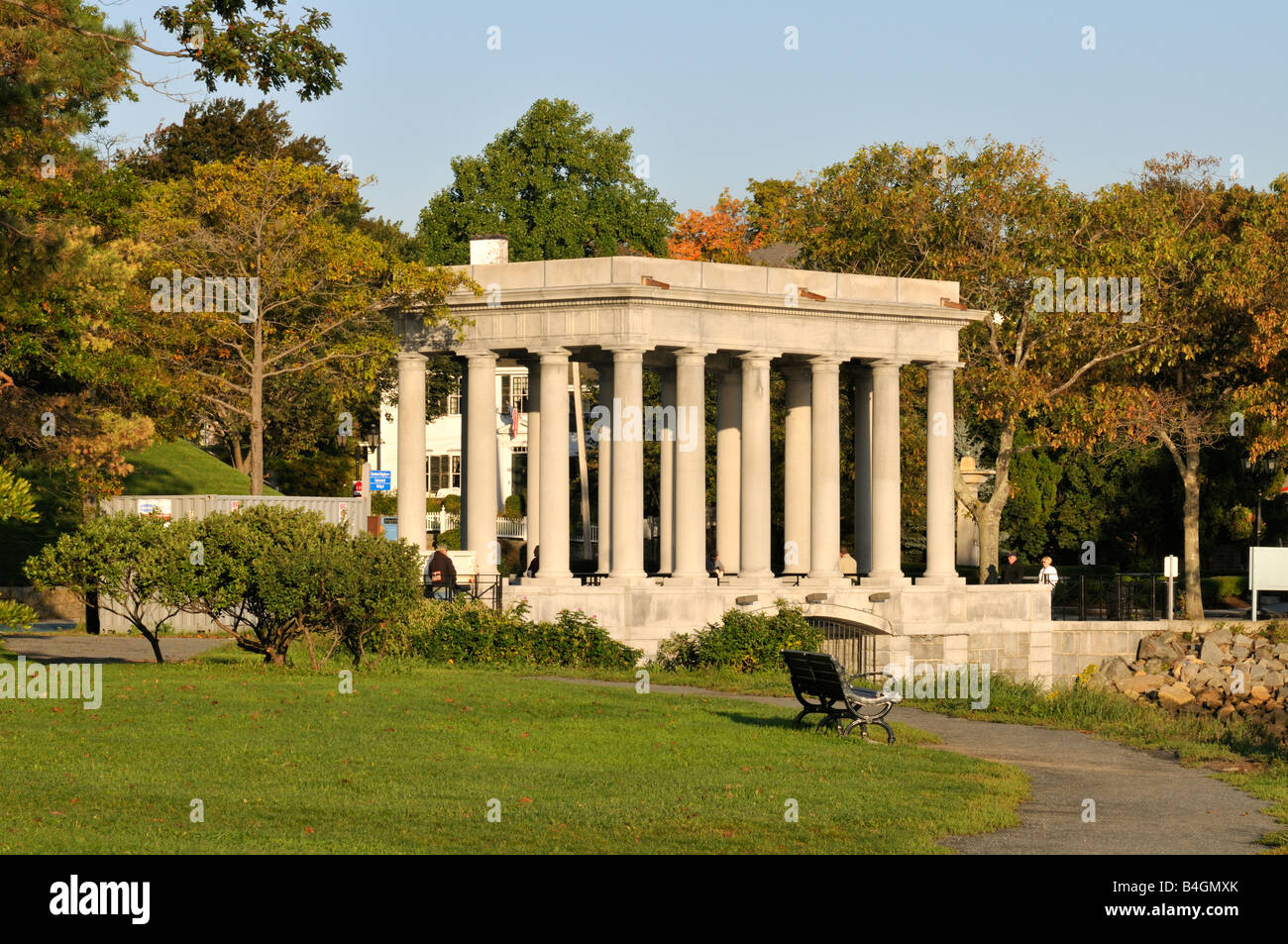 Plymouth Rock Memorial in Pellegrino stato Memorial Park sul porto di Plymouth, MA USA Foto Stock