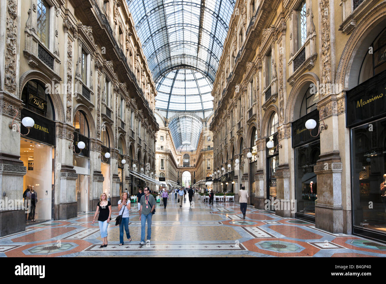 Galleria Vittorio Emanuele II progettato da Giuseppe Mengoni, Milano, Lombardia, Italia Foto Stock