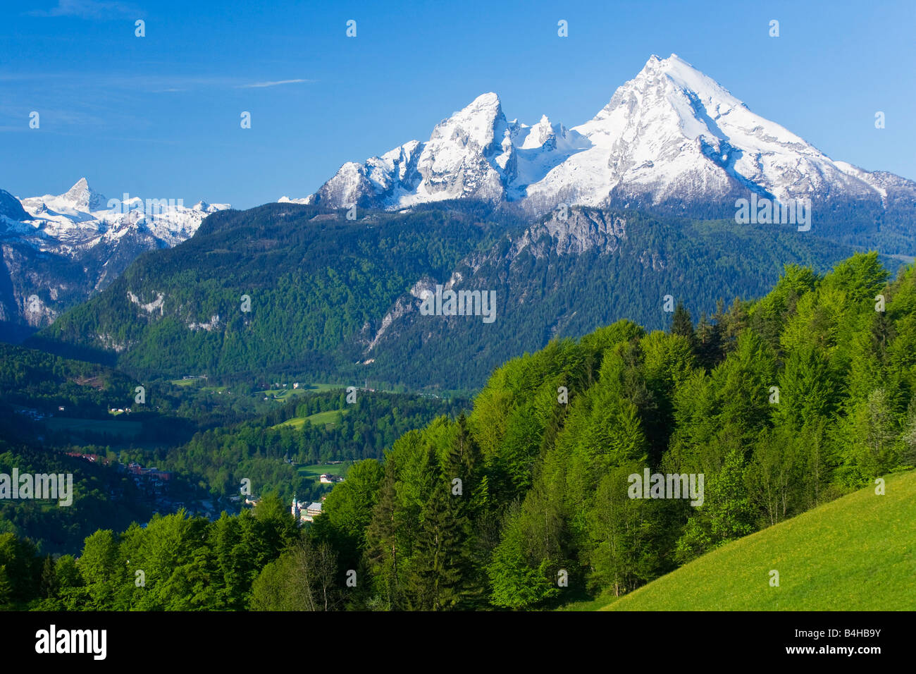 Vista panoramica di nevato mountain range, Hochkalter Berchtesgaden Alpi, Baviera, Germania Foto Stock
