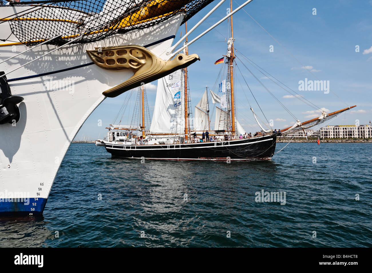 Barche a vela in mare Baltico Warnemunde Rostock Meclemburgo-pomerania Germania Foto Stock