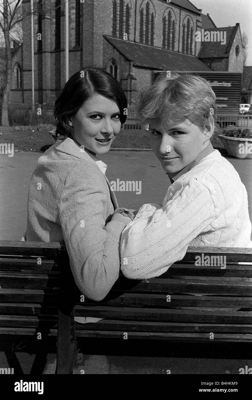 Contrassegnare Eadie Marzo 1980 attore di età compresa tra 16 anni nella foto con la sua personale accompagnatore Charlotte Rogers di età compresa tra 24 anni richiesti per avere accompagnatore durante il tour con produzione teatrale Marzo 1980 Foto Stock