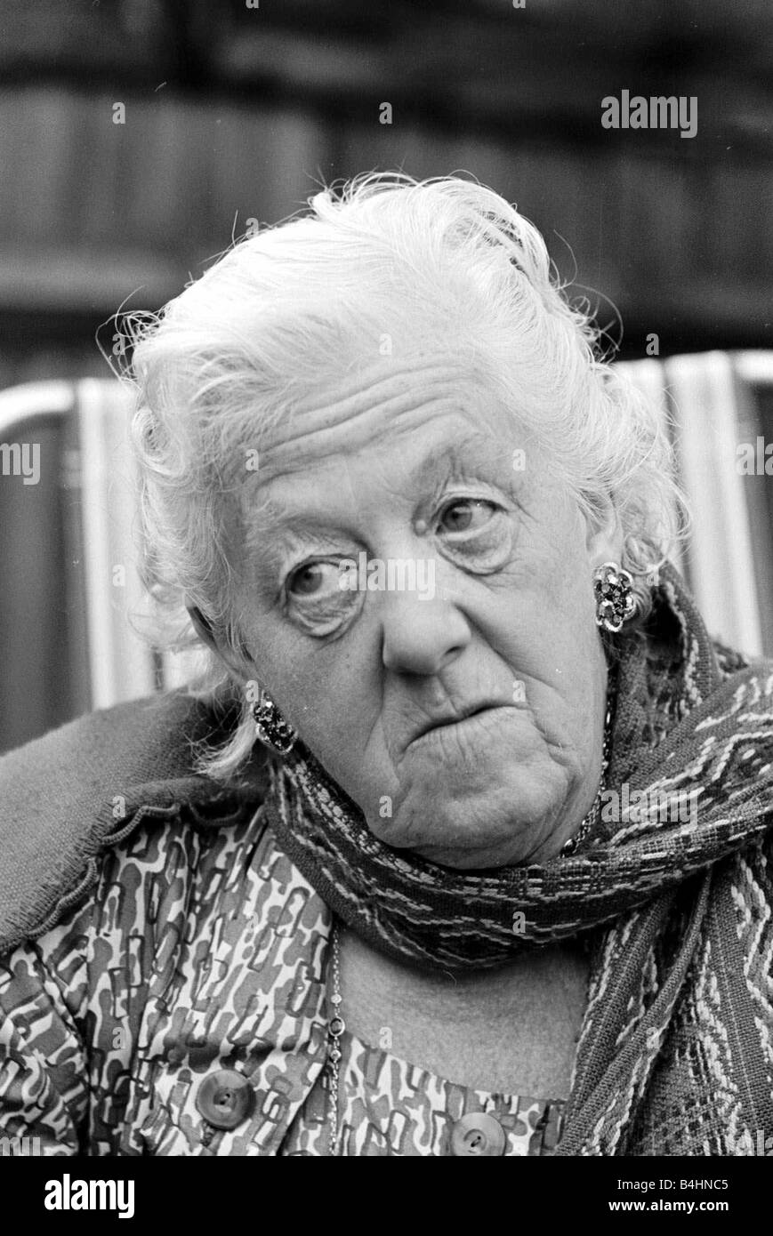 L'attrice Margaret Rutherford settembre 1963 nella foto a casa di Gerrards Cross Bucks Foto Stock