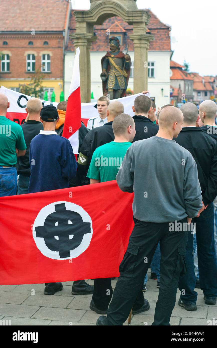 Neo nazista in dimostrazione Myslenice Polonia. Foto Stock