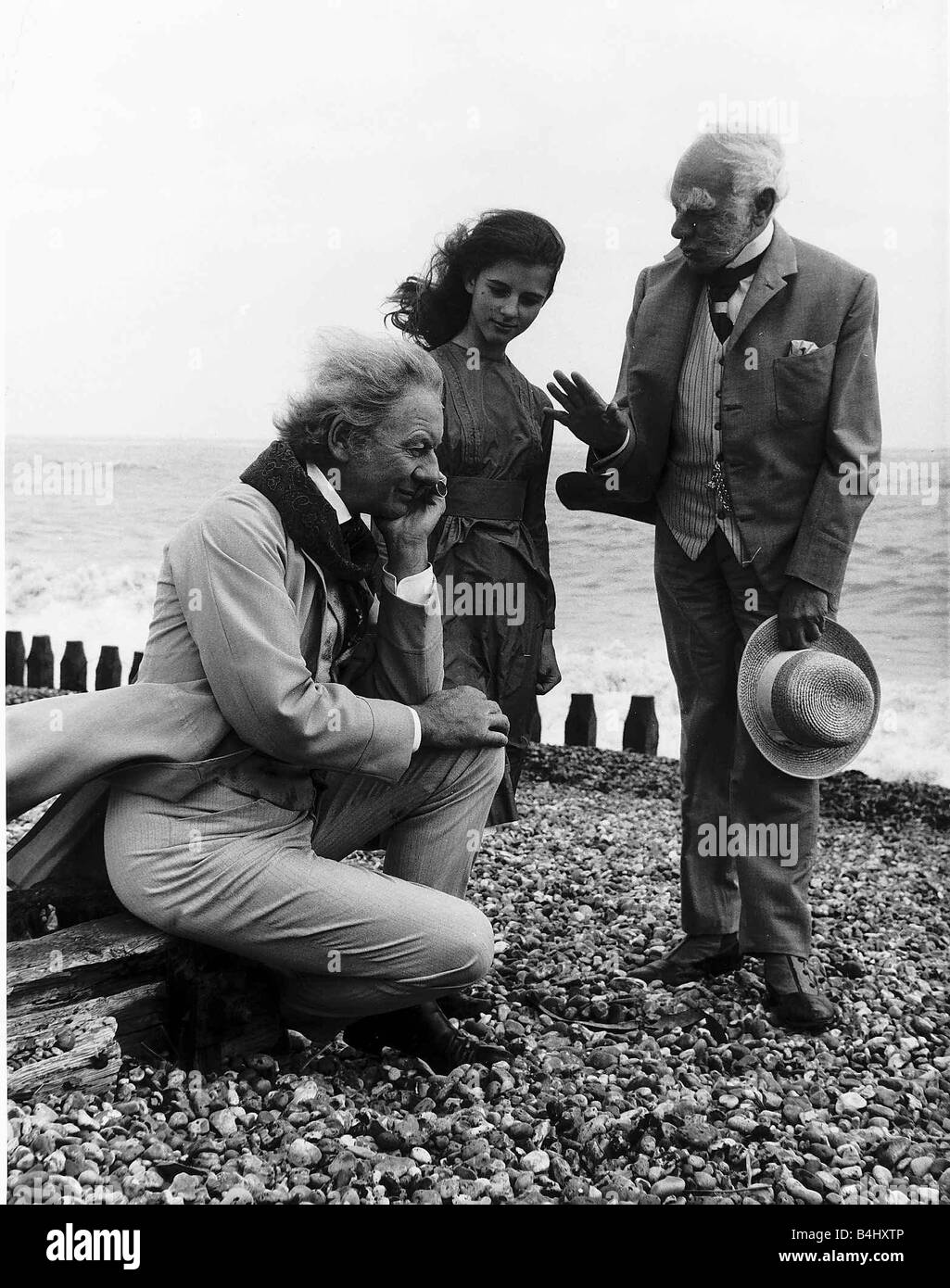 John Gielgud attore britannico sulla spiaggia a Hastings Foto Stock