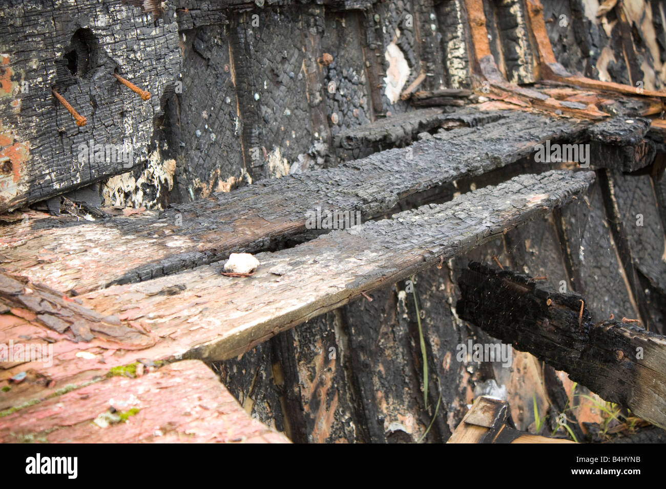 Le conseguenze di un incendio a bordo di una barca Foto Stock