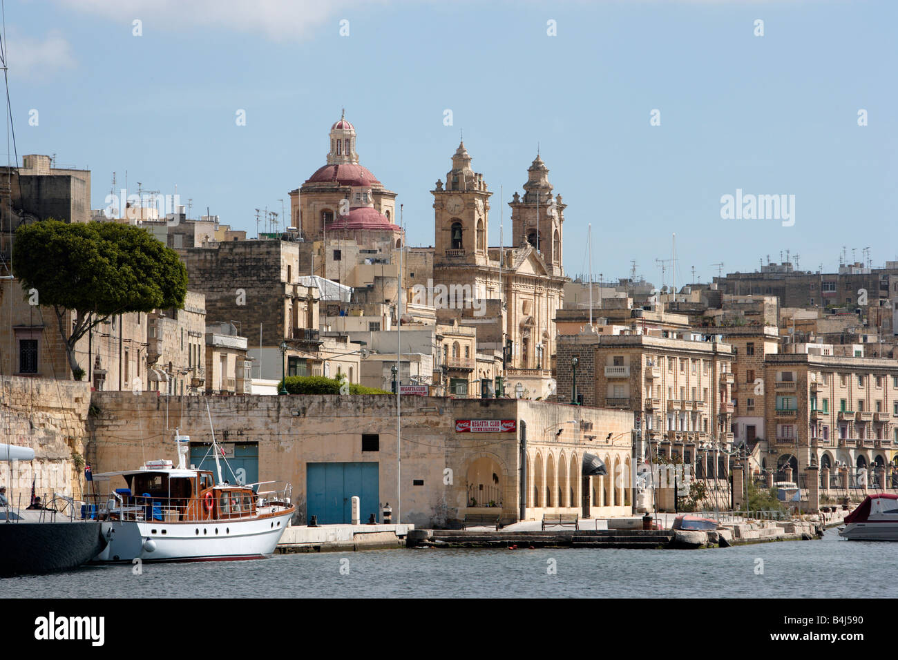 Cospicua e la chiesa dell'Immacolata Concezione, Malta Foto Stock