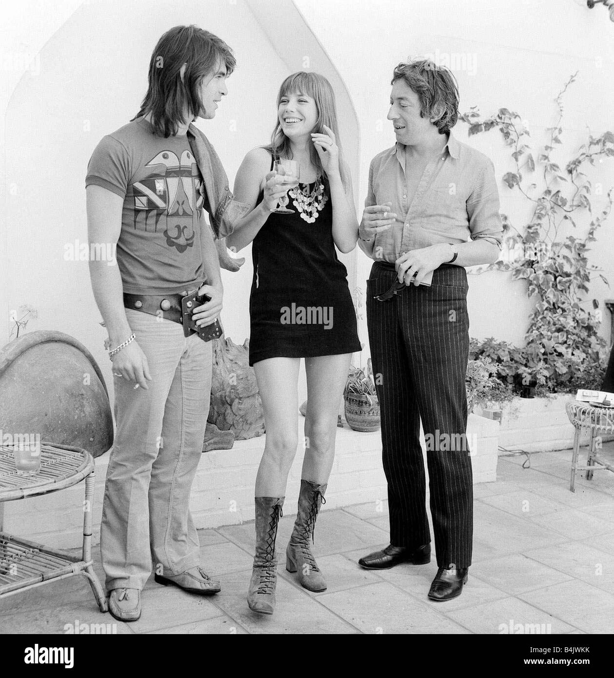 Jane Birkin Serge Gainsbourg Oliver Tobias Abramo Polanski Giugno 1970 21 6 1970 4g02 Mirrorpix 2002 Foto Stock