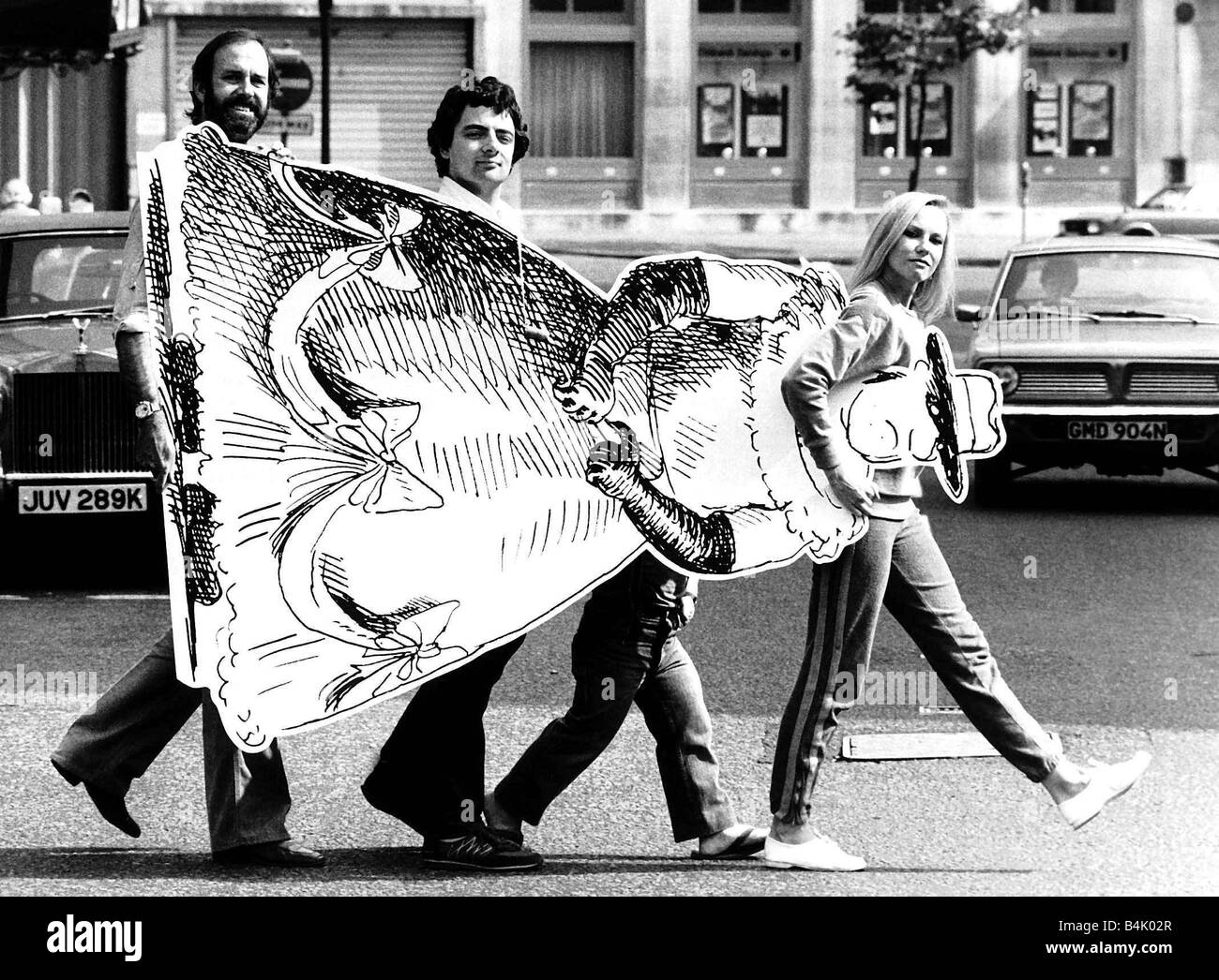 Rowan Atkinson John Cleese David Rappaport e Pamela Stephenson Settembre 1981 DBase Foto Stock