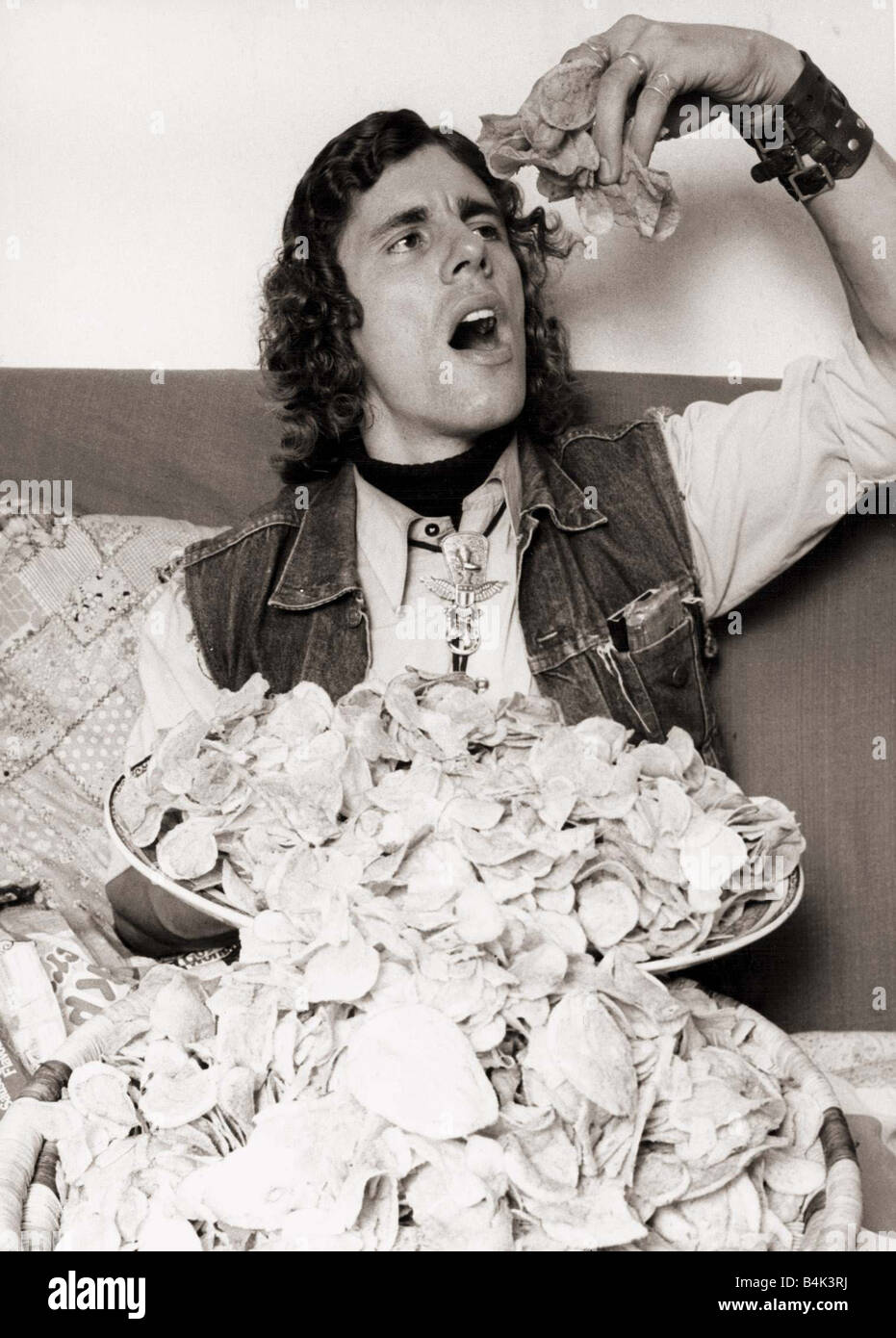 Paul Smith 28 settembre 1979 egli prenderà su un qualsiasi corpo in un croccante di mangiare concorso e garantite che egli ll win Paolo da St Leonards onu Sussex pensa nulla di dowining 20 pacchetti in una volta sola Foto Stock