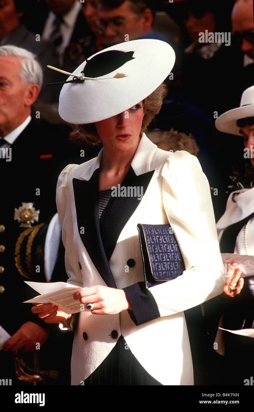 La principessa Diana lancia HMS Cornovaglia a Yarrow costruttori navali Ltd Scotstown Glasgow Ottobre 1985 Foto Stock