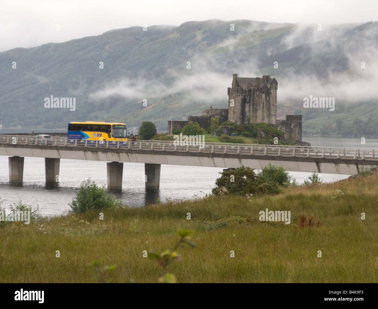 Eilean Donan Castle - da un punto di vista inusuale Foto Stock