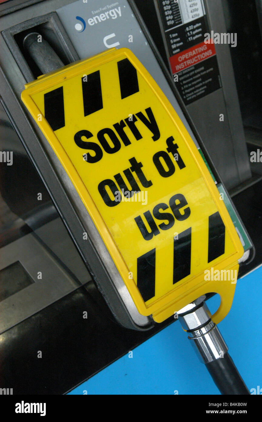 Siamo spiacenti di utilizzare i segni a pompe di benzina Foto Stock